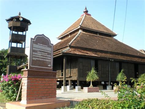  A Masjid Kampung Laut: Uma Joia Arquitctônica e Tesouro Histórico!